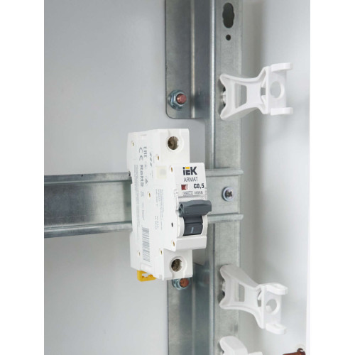 ARMAT Автоматический выключатель M06N 1P C 0,5А IEK