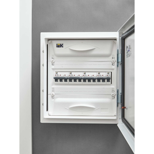 ARMAT Автоматический выключатель M10N 3P C 20А IEK