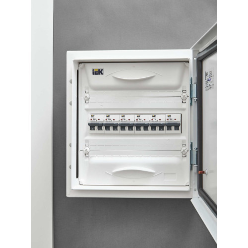 ARMAT Автоматический выключатель M06N 2P B 6А IEK
