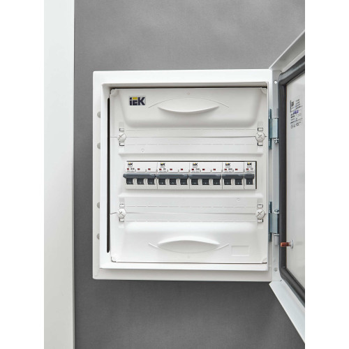 ARMAT Автоматический выключатель M06N 3P C 6А IEK