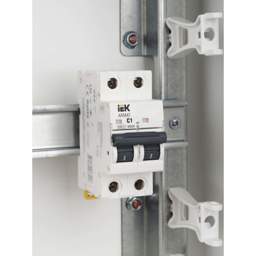ARMAT Автоматический выключатель M06N 2P C 1А IEK