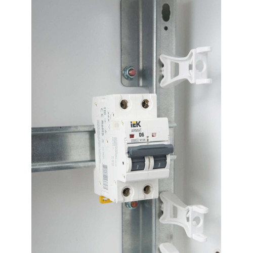 ARMAT Автоматический выключатель M10N 2P D 6А IEK