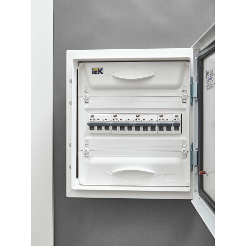 ARMAT Автоматический выключатель M06N 3P C 8А IEK