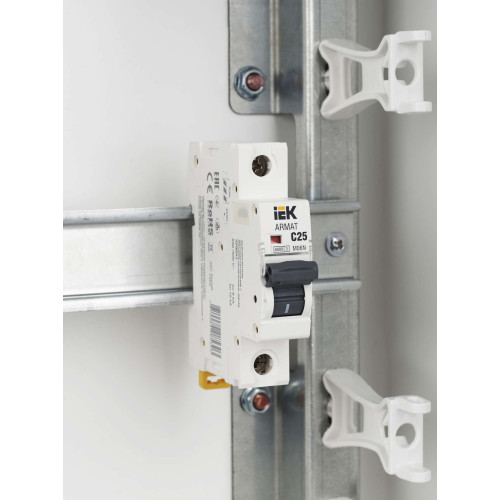 ARMAT Автоматический выключатель M06N 1P C 25А IEK