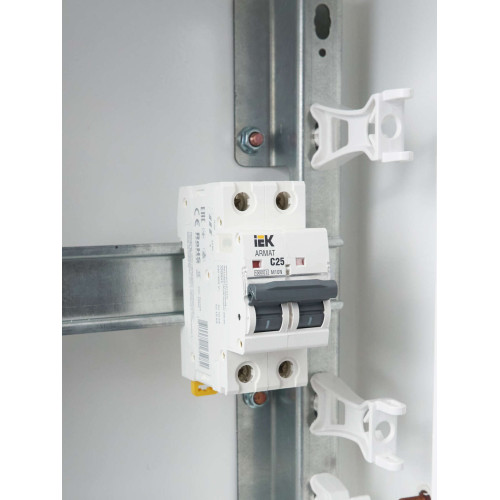 ARMAT Автоматический выключатель M10N 2P C 25А IEK