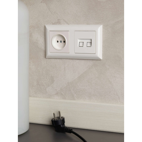 BRITE Розетка компьютерная двойная RJ45 кат.6 РК11-2-БрБ белый IEK