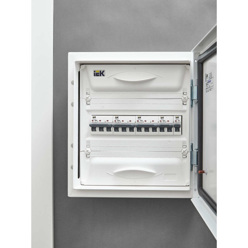ARMAT Автоматический выключатель M06N 3P D 20А IEK