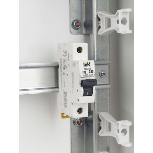 ARMAT Автоматический выключатель M06N 1P C 50А IEK
