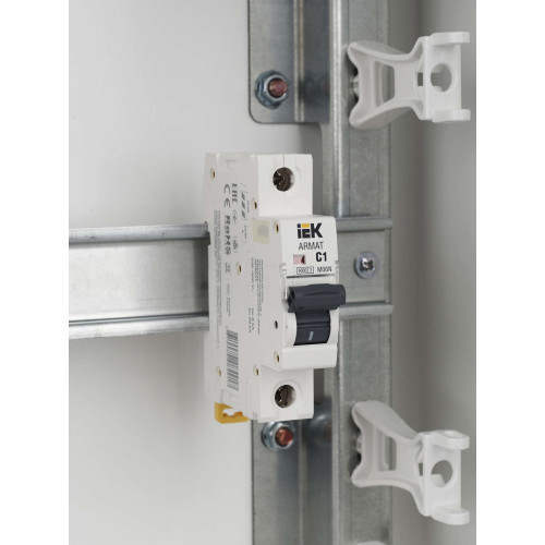 ARMAT Автоматический выключатель M06N 1P C 1А IEK