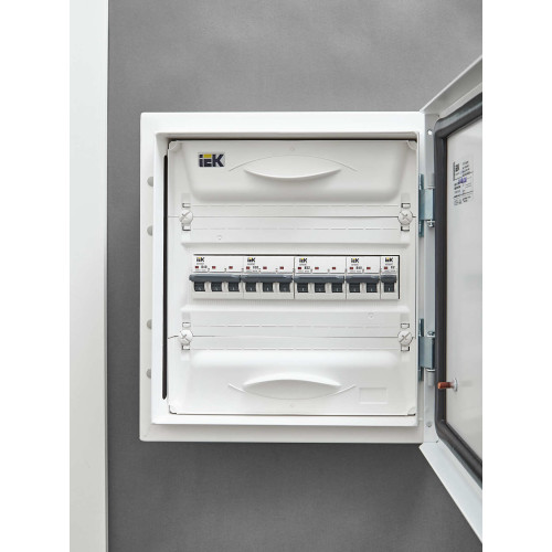 ARMAT Автоматический выключатель M06N 3P B 32А IEK