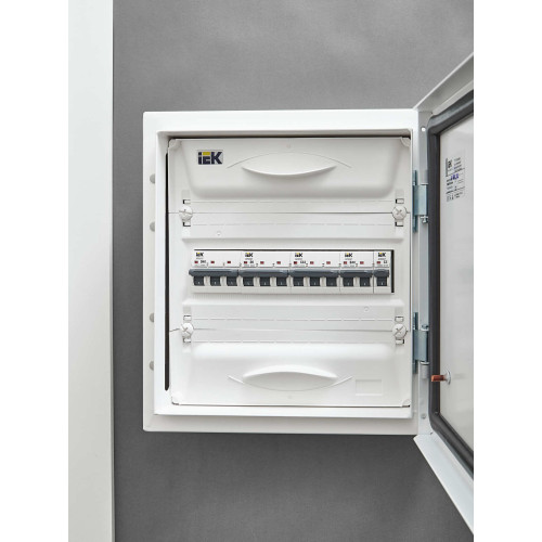 ARMAT Автоматический выключатель M06N 3P D 6А IEK