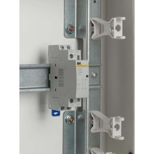 Контактор модульный КМ20-20М AC IEK