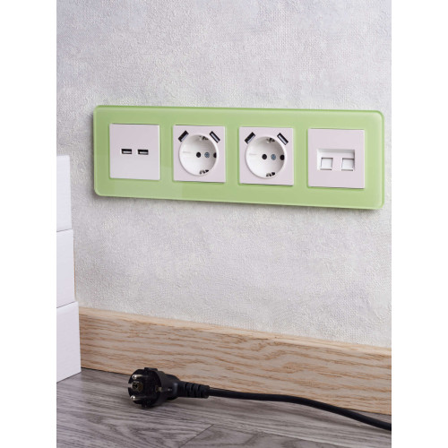 BRITE Розетка 1-местная с заземлением с защитными шторками 16А с USB A+A 5В 3,1А РЮш10-2-БрЖ жемчуг IEK