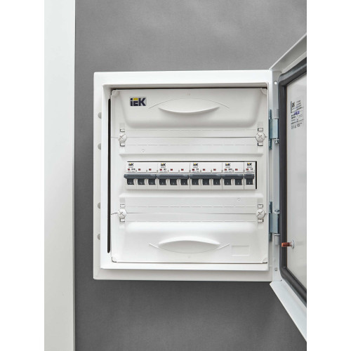 ARMAT Автоматический выключатель M06N 3P B 2А IEK