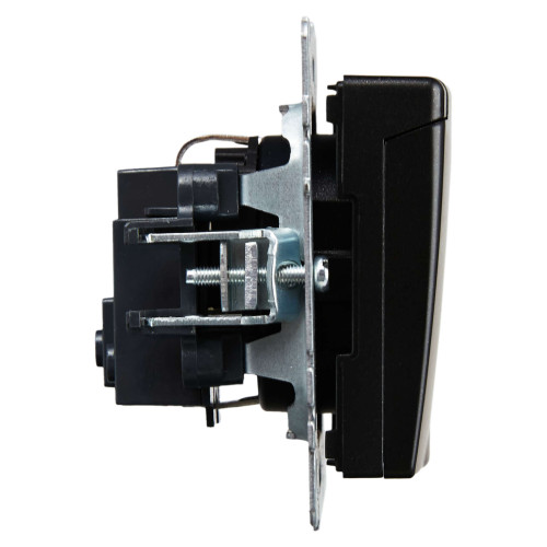 BRITE Розетка 1-местная с заземлением с защитными шторками и крышкой 16А IP20 РСбш10-3-БрЧ черный IEK