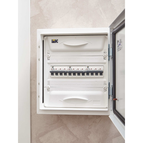 ARMAT Автоматический выключатель M06N 4P C 10А IEK