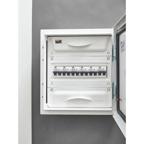 ARMAT Автоматический выключатель M06N 2P C 3А IEK
