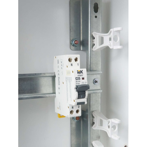 ARMAT Автоматический выключатель дифференциального тока B06S 1P+NP C25 30мА тип AC (18мм) IEK
