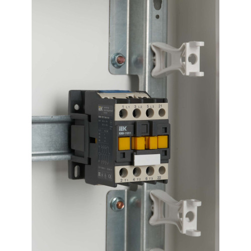 Контактор КМИ-11811 18А 230В/АС3 1NC IEK