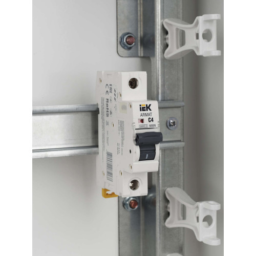 ARMAT Автоматический выключатель M06N 1P C 4А IEK