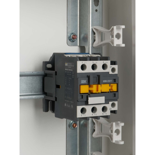Контактор КМИ-23211 32А 230В/АС3 1NC IEK