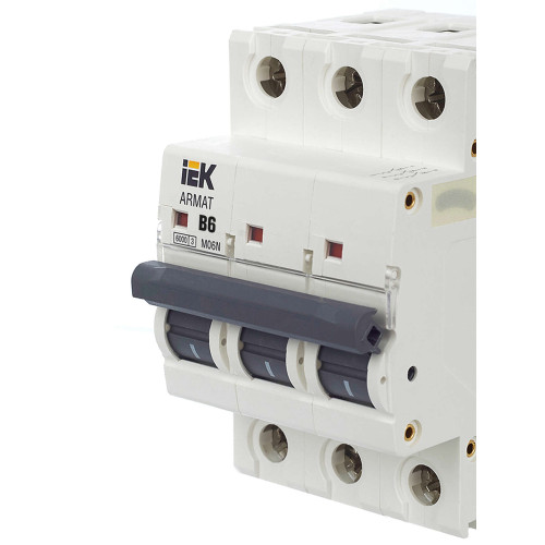 ARMAT Автоматический выключатель M06N 3P B 6А IEK