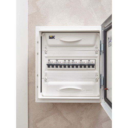 ARMAT Автоматический выключатель M06N 1P D 6А IEK